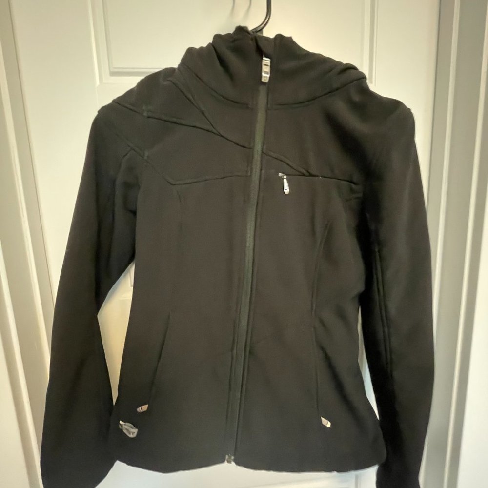 Ladies Spyder mid weight black jacket, fleece lined, 3 zipped pockets, hood